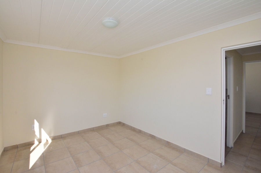 3 Bedroom Property for Sale in Hoogland Western Cape